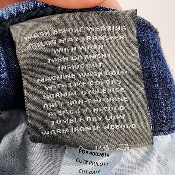 Torrid 3.5 Inch Pull On Weekend Super Soft Mid Rise Denim Shorts Size 2X - Picture 5 of 7